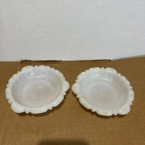Anchor Hocking Milk Glass Ashtray/Trinket Dish Thumbprint Scalloped Edge‎ 5.5 In